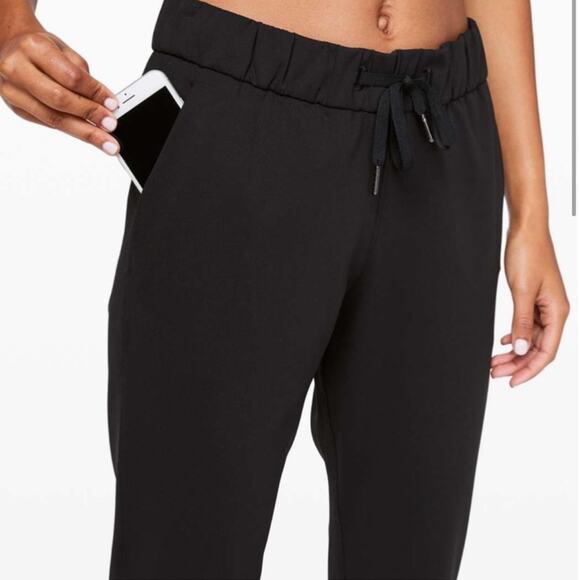 Lululemon On The Fly Black Pants - Picture 2 of 9